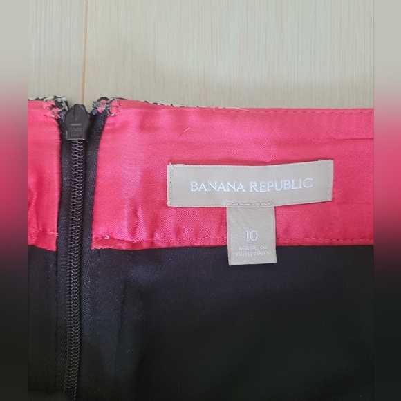 Banana Republic Lined Pencil Skirt - Picture 5 of 10